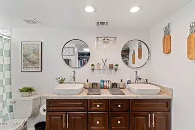 3637 E Monterosa Street #17, Phoenix, AZ 85018 - Photo 14