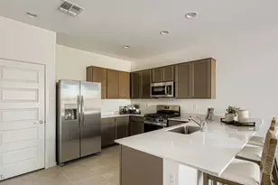 9814 W Mitchell Dr, Phoenix, AZ 85037 - Photo 4