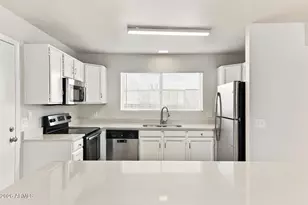 1401 E Kerry Ln, Phoenix, AZ 85024 - Photo 12