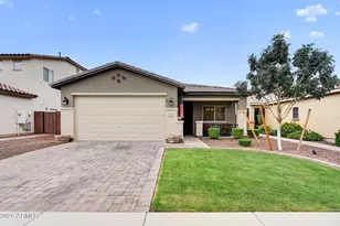 827 W Banyan Ave, San Tan Valley, AZ 85140 - Photo 1