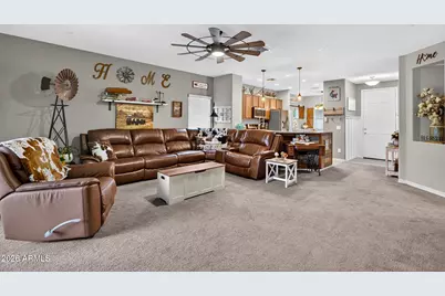 827 W Banyan Avenue, San Tan Valley, AZ 85140 - Photo 12