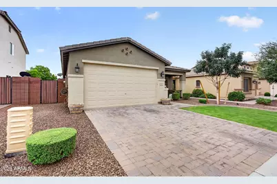 827 W Banyan Avenue, San Tan Valley, AZ 85140 - Photo 2