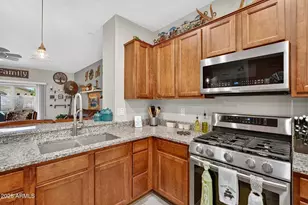 827 W Banyan Ave, San Tan Valley, AZ 85140 - Photo 10