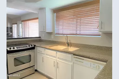 10235 N 31st Street #11, Phoenix, AZ 85028 - Photo 6