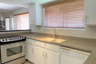 10235 N 31st St, Phoenix, AZ 85028 - Photo 6