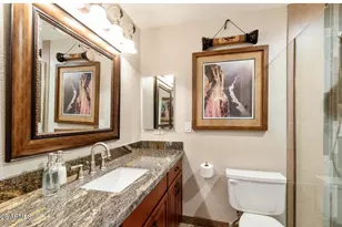 8631 E Vista Dr, Scottsdale, AZ 85250 - Photo 12