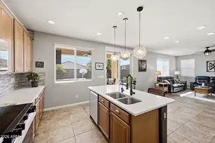 7629 W Fetlock Trail, Peoria, AZ 85383 - Photo 8