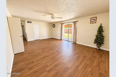 5723 N 62nd Avenue, Glendale, AZ 85301 - Photo 4