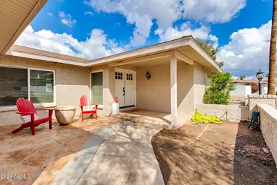 502 W Surrey Avenue, Phoenix, AZ 85029 - Photo 2