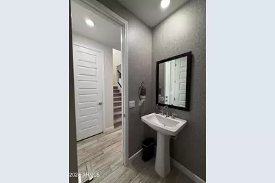 21083 N 58th Way, Phoenix, AZ 85054 - Photo 8