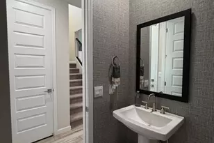 21083 N 58th Way, Phoenix, AZ 85054 - Photo 8