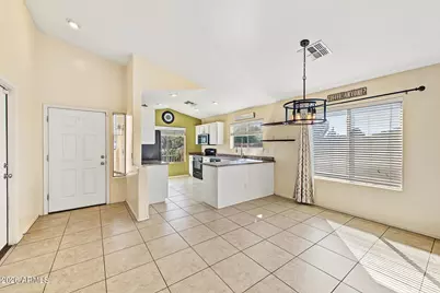 10238 W Veliana Way, Tolleson, AZ 85353 - Photo 6