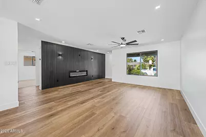 2069 E Carson Drive, Tempe, AZ 85282 - Photo 8