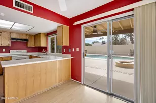 2263 E Christy Dr, Phoenix, AZ 85028 - Photo 30