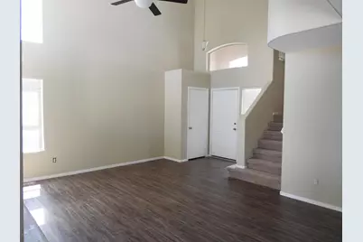 19003 N 39th Way, Phoenix, AZ 85050 - Photo 2