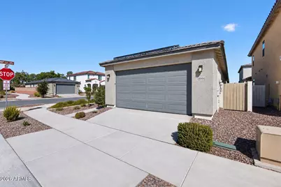 14664 W Valentine Street, Surprise, AZ 85379 - Photo 4