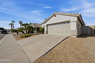 1820 E Countrywalk Ln, Chandler, AZ 85225 - Photo 2