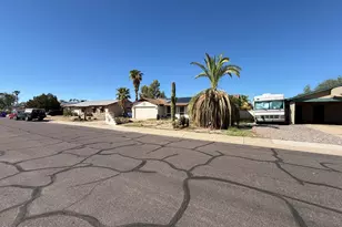 2214 W Behrend Dr, Phoenix, AZ 85027 - Photo 34