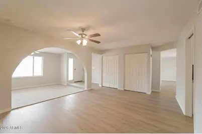 5006 W Torrey Pines Circle, Glendale, AZ 85308 - Photo 2