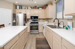 6037 W Robin Ln, Glendale, AZ 85310 - Photo 8