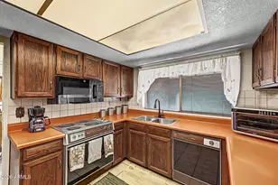 4633 W Lawrence Ln, Glendale, AZ 85302 - Photo 14