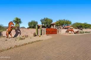 42531 N Spur Cross Rd, Cave Creek, AZ 85331 - Photo 2