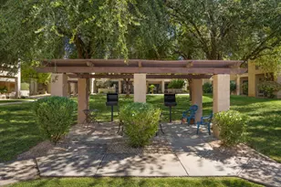 8651 E Royal Palm Rd, Scottsdale, AZ 85258 - Photo 32