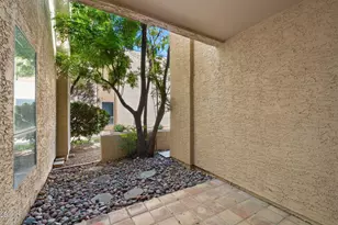 8651 E Royal Palm Rd, Scottsdale, AZ 85258 - Photo 14