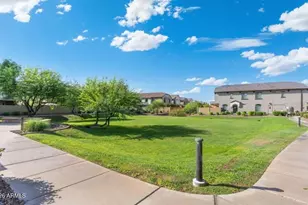 2725 E Mine Creek Rd, Phoenix, AZ 85024 - Photo 20