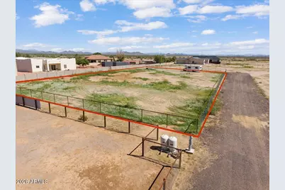 201Xx W Peakview Road #-, Wittmann, AZ 85361 - Photo 2