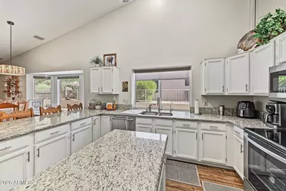 8956 E Saguaro Blossom Road, Gold Canyon, AZ 85118 - Photo 16