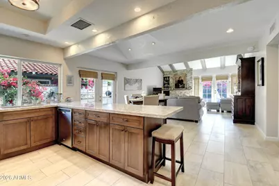 5718 N Scottsdale Road, Paradise Valley, AZ 85253 - Photo 4