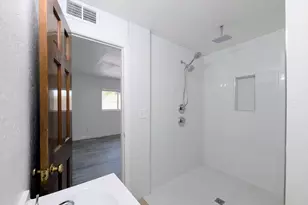 2443 E Earll Dr, Phoenix, AZ 85016 - Photo 46