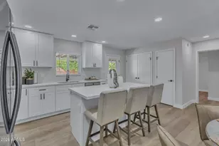 2247 S Emerson Cir, Mesa, AZ 85210 - Photo 8