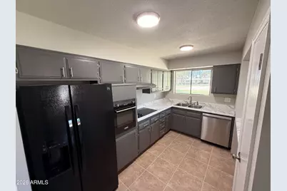 10345 W Peoria Avenue, Sun City, AZ 85351 - Photo 8