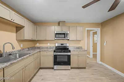 8307 N 29th Avenue, Phoenix, AZ 85051 - Photo 4