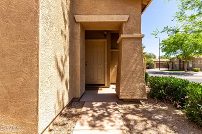 560 E Rainbow Drive, Chandler, AZ 85249 - Photo 4