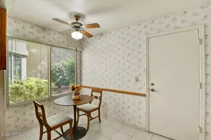 9820 W Kerry Ln, Peoria, AZ 85382 - Photo 8