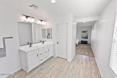 654 E Buckingham Avenue, Gilbert, AZ 85297 - Photo 4
