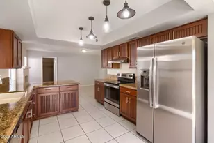 5409 W Desert Hills Dr, Glendale, AZ 85304 - Photo 10