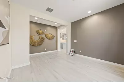 8924 W Vermont Avenue, Glendale, AZ 85305 - Photo 4