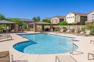 2725 E Mine Creek Rd, Phoenix, AZ 85024 - Photo 12