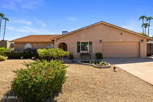 2543 E Mercer Ln, Phoenix, AZ 85028 - Photo 1