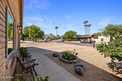 2543 E Mercer Lane, Phoenix, AZ 85028 - Photo 2