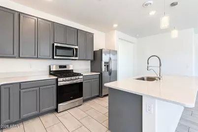 2435 W Kowalsky Lane, Phoenix, AZ 85041 - Photo 16