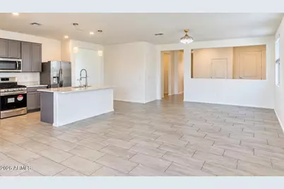 2435 W Kowalsky Lane, Phoenix, AZ 85041 - Photo 10