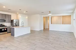 2435 W Kowalsky Ln, Phoenix, AZ 85041 - Photo 10