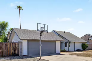 4401 W Gelding Dr, Glendale, AZ 85306 - Photo 2