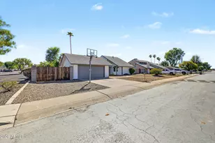 4401 W Gelding Dr, Glendale, AZ 85306 - Photo 4