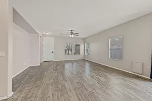988 S Deerfield Ln, Gilbert, AZ 85296 - Photo 8